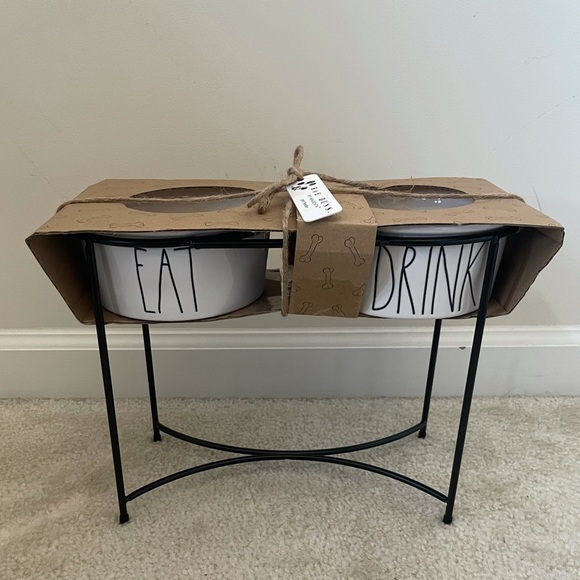 Rae Dunn Other - Rae Dunn bowl set with stand